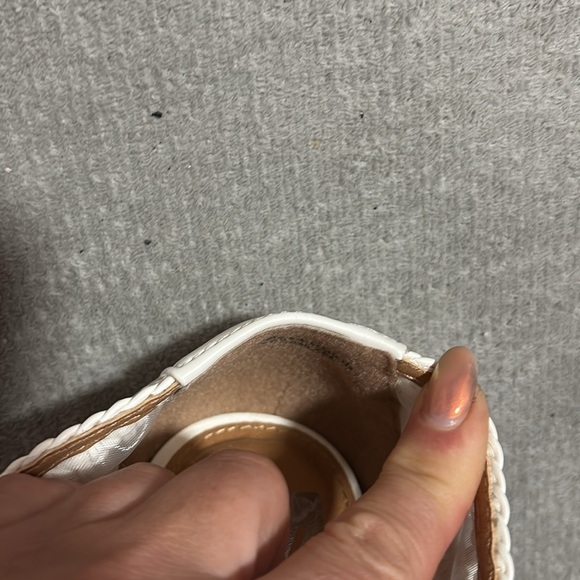 DV by Dolce Vita Cream Flats - Picture 4 of 4